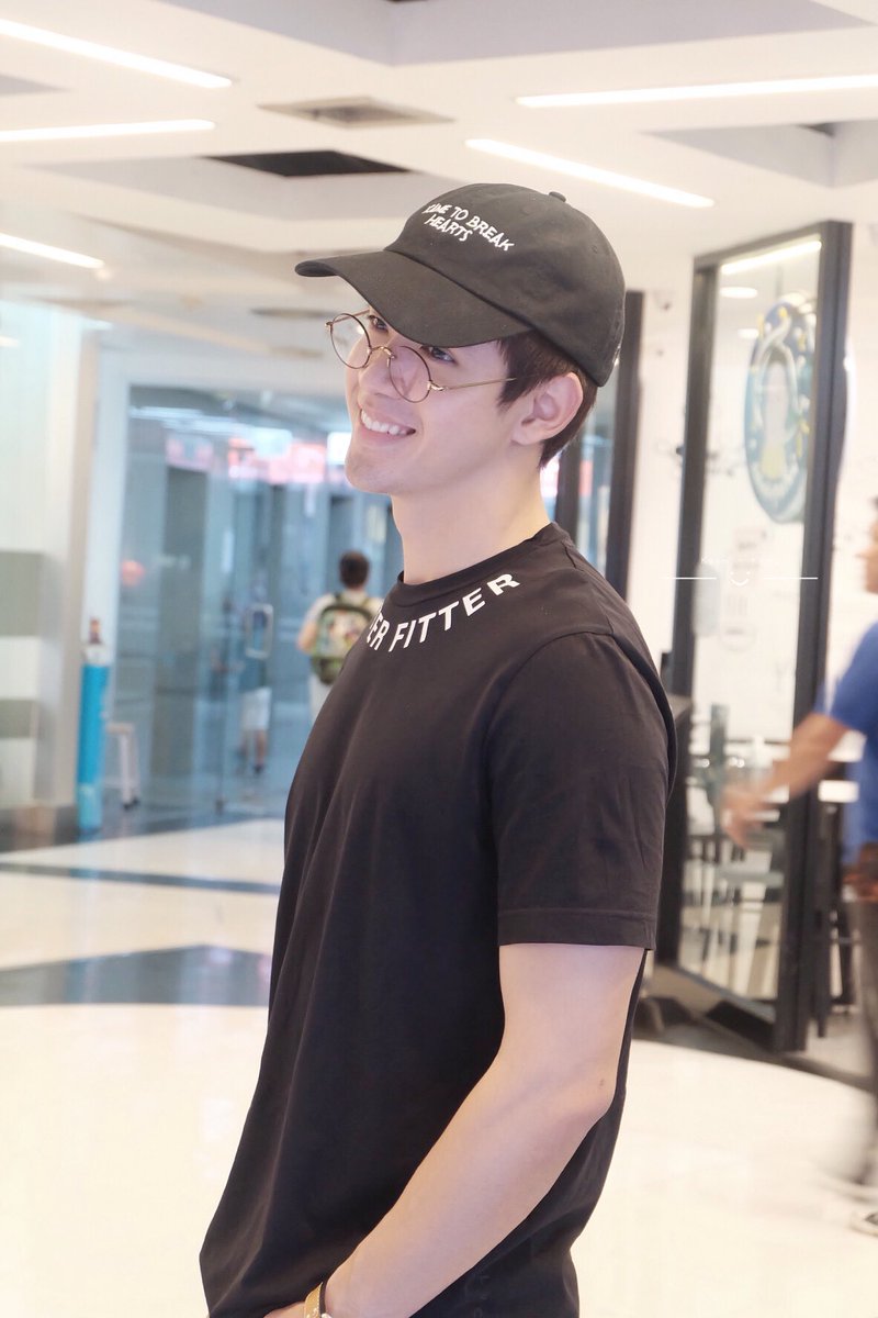 kemu_luzi's tweet photo. ความบังเอิงที่นานๆทีปีหนจะเจอ @film_tnp20  นานมากที่ไม่ได้เจอเทออ มีความคิดถึง☺️😁😆😚 #filmtnp https://t.co/AHQ8zK0DG1