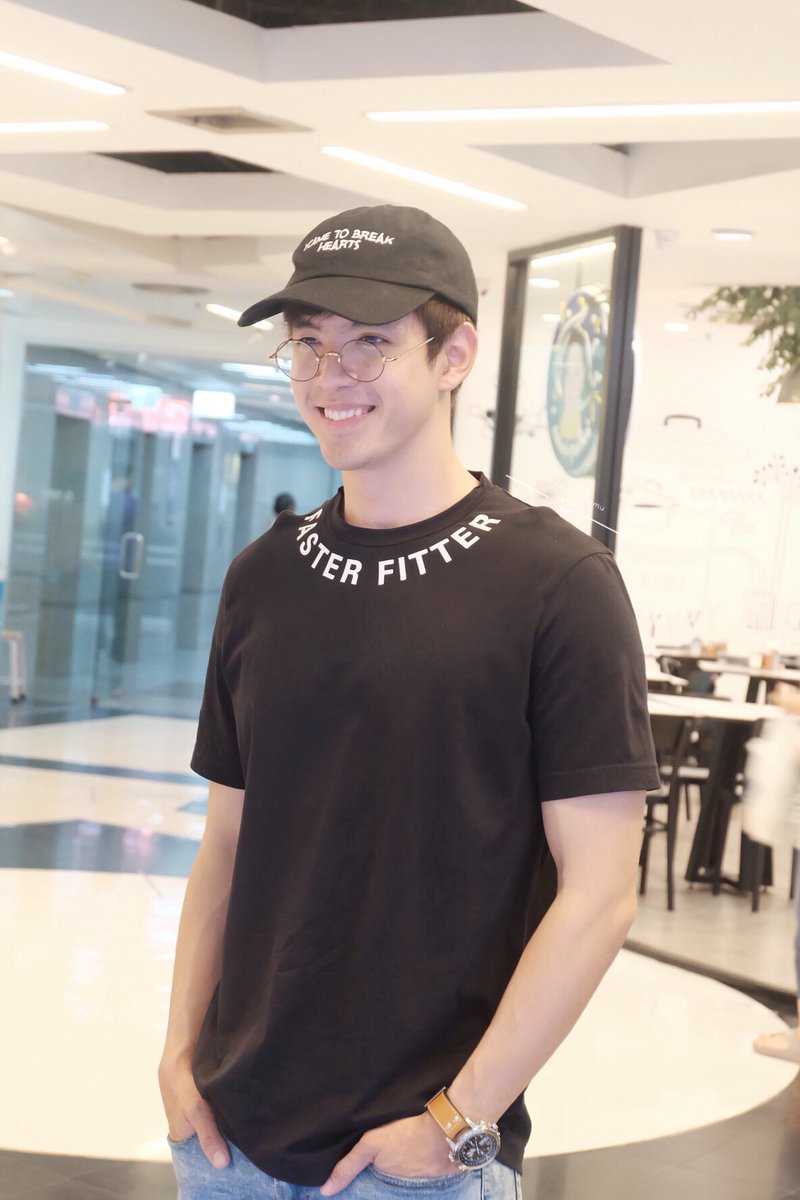 kemu_luzi's tweet photo. ความบังเอิงที่นานๆทีปีหนจะเจอ @film_tnp20  นานมากที่ไม่ได้เจอเทออ มีความคิดถึง☺️😁😆😚 #filmtnp https://t.co/AHQ8zK0DG1