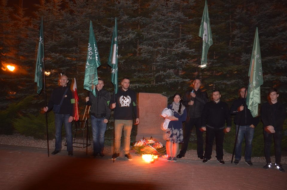 Brygada Świętokrzyska NSZ uczczona w Starachowicach. Wspólnie z <a href="/nsz_kielce/">Narodowe Siły Zbrojne - świętokrzyskie 🇵🇱💯</a> zorganizowaliśmy uroczystość odsłonięcia tablicy upamiętniającej naszych bohaterów. Wcześniej wzięliśmy udział w Mszy w klasycznym rycie rzymskim. Cześć ich pamięci!
<a href="/1934ONR/">ONR</a> <a href="/nsz_1942/">Narodowe Siły Zbrojne</a>