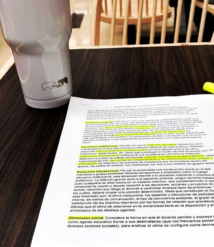 Cuando estudio nunca olvido mi delicioso café en mi Hot Cold Polar, soy una futura docente escalando alto.
#HotcoldPolarMid #HCPMid #RRR #SinPopotePorFavor #SinPopoteEstaBien #ecologia #medioambiente #FelizJueves #Mérida #desayuno #blanco #morning #estudiando #docente #leer