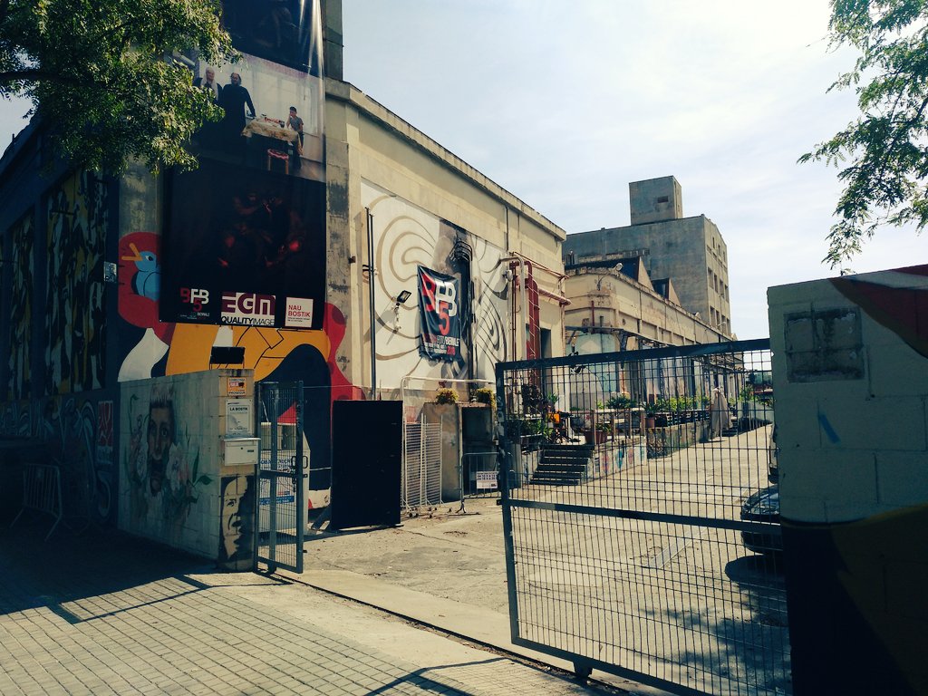 Hoy he estado en la @Naubostik y vuelvo fascinada con el lugar y la gente que lo lleva. Les deseo larga vida, es una suerte para Barcelona contar con un espacio así.