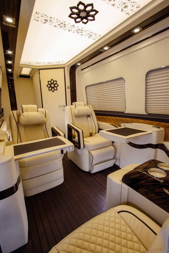 Entertainment central on this RV. #litrv #motorcoach #luxurymotorcoach #rvroadtrip
