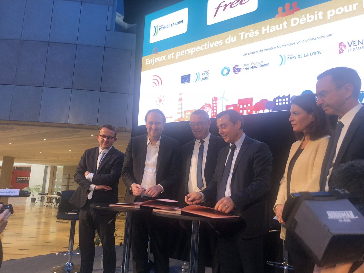 #free officialise son partenariat pour le déploiement du #ftth avec le #rip <a href="/Vendeenumerique/">Vendée Numérique</a> <a href="/a_leboeuf/">Alain LEBOEUF</a> <a href="/AntoineDarodes/">Antoine Darodes</a>