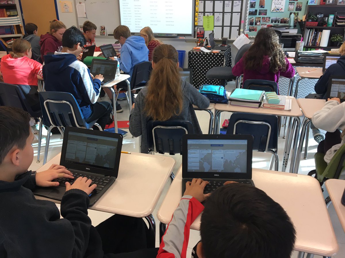 CrestviewMiddle's tweet image. Students in Mrs. Moloney’s LA class are having a book chat with students in another state using their Chromebooks and Padlet.  Great way to get other perspectives.  #CMSLearns #CMSLeads