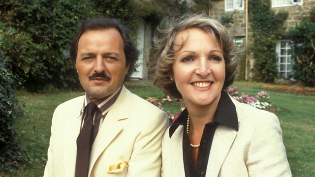 lukescreenfacts's tweet photo. #ToTheManorBorn broadcast 1979-1981 which starred #PenelopeKeith #PeterBowles, #AngleaThorne, #DaphneHeard, #JohnRudling, #MichaelBilton, #GeraldSim, #DaphneOxenford #music by #RonnieHazlehurst written by #PeterSpence Directed by #GarethGwenlan
https://t.co/9P5oUfXFBT https://t.co/39OG62HoDW
