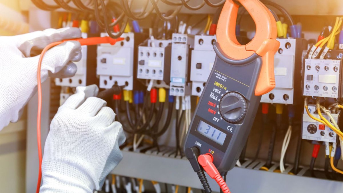 Низковольтное оборудование. Вывеска danger high voltage. Вывеска danger high voltage. Вывеска danger high voltage. Тестер для электриков.