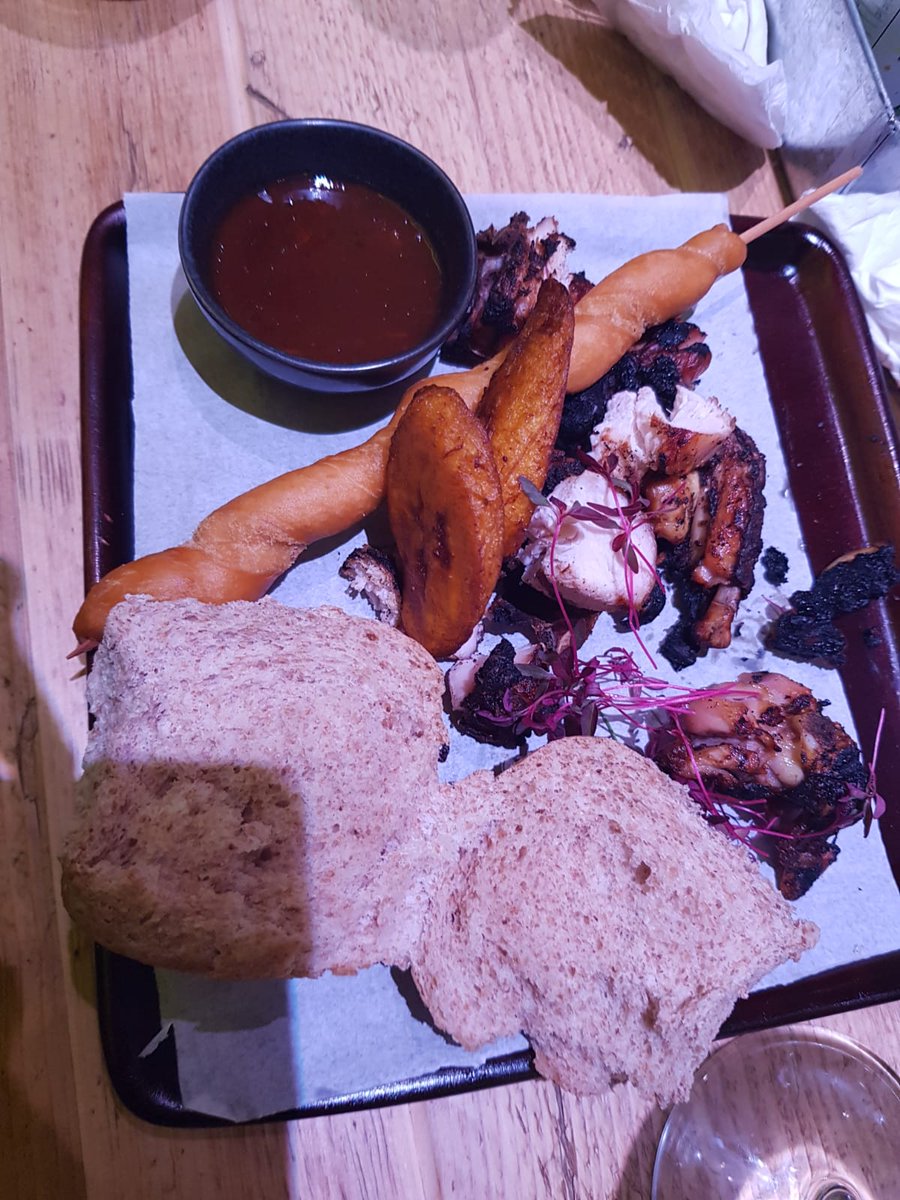 NaturalMysticDJ's tweet image. Dear @usainbolt i am a fan. And a die hard Jamaican. Im also a Dab Hand In the Kitchen &amp;amp; an Expert in Jamaican Cuisine. Now i know u dnt run the restaurant. They just using ur name. BUT THIS IS NOT ON. What in the name of portmore is going on. #bolt #usainbolt #TracksandRecords