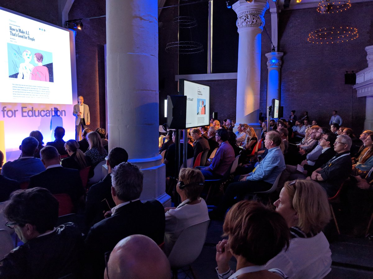 GonzaloETC's tweet photo. @jrochelle comparte con más de 150 lideres educativos mundiales la visión de cómo integrar la Inteligencia Artificial de @googlecloud para hacer la educación más impactante #forward18 #amsterdam @GoogleForEdu @solanarana @MariaMorenoSie https://t.co/iRlypVJu2U