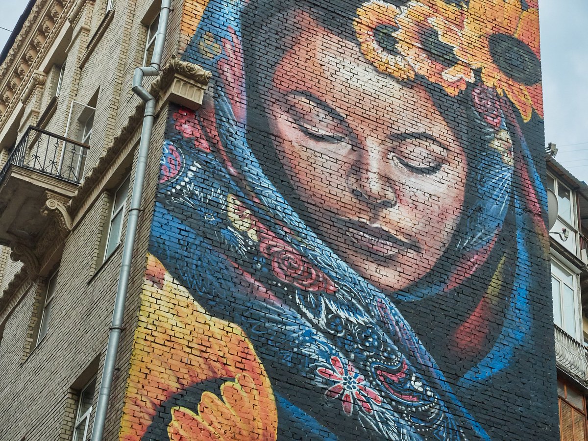 little_discover's tweet photo. Do you love #streetart? Then you will love #Kiev. #Mural from Costa Rican artist Mata Ruda. #ukraine #kievpics #visitukraine #kievphoto #kievday #kievtown #kievnow #kievcity #kievlife #ilovekiev #kiev_photography #kiev_foto #kiev_insta #kievfoto #visualkiev #kiew #mataruda https://t.co/eaEmrGbM1N