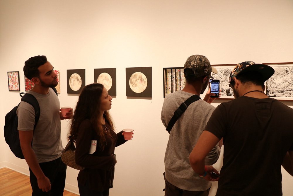 FLYACE_JPN's tweet photo. 先日参加させて頂いたNYでの展覧会 #Japanism2 は大盛況の内に無事終了しました!🗽
今回初の海外展示で、お話頂いてから日もあまりなかったので在廊までは出来ませんでしたが、現状のベストはぶつけられたと思い〼!🇯🇵
今回ご協力頂いた皆様に心より感謝DEATH🙏 #FLYACE https://t.co/xU7W934UAz