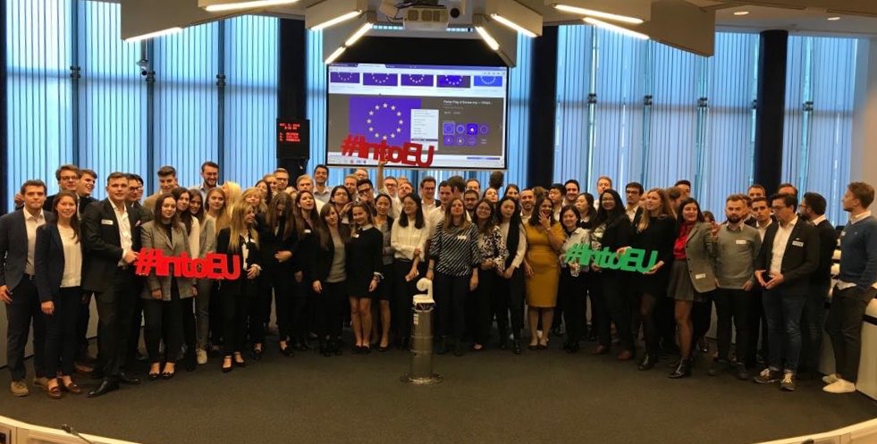 JulianeOswaldFS's tweet photo. Belated greetings from our latest #FSMiM trip to the @EU_Commission https://t.co/sQDqaEhxOB