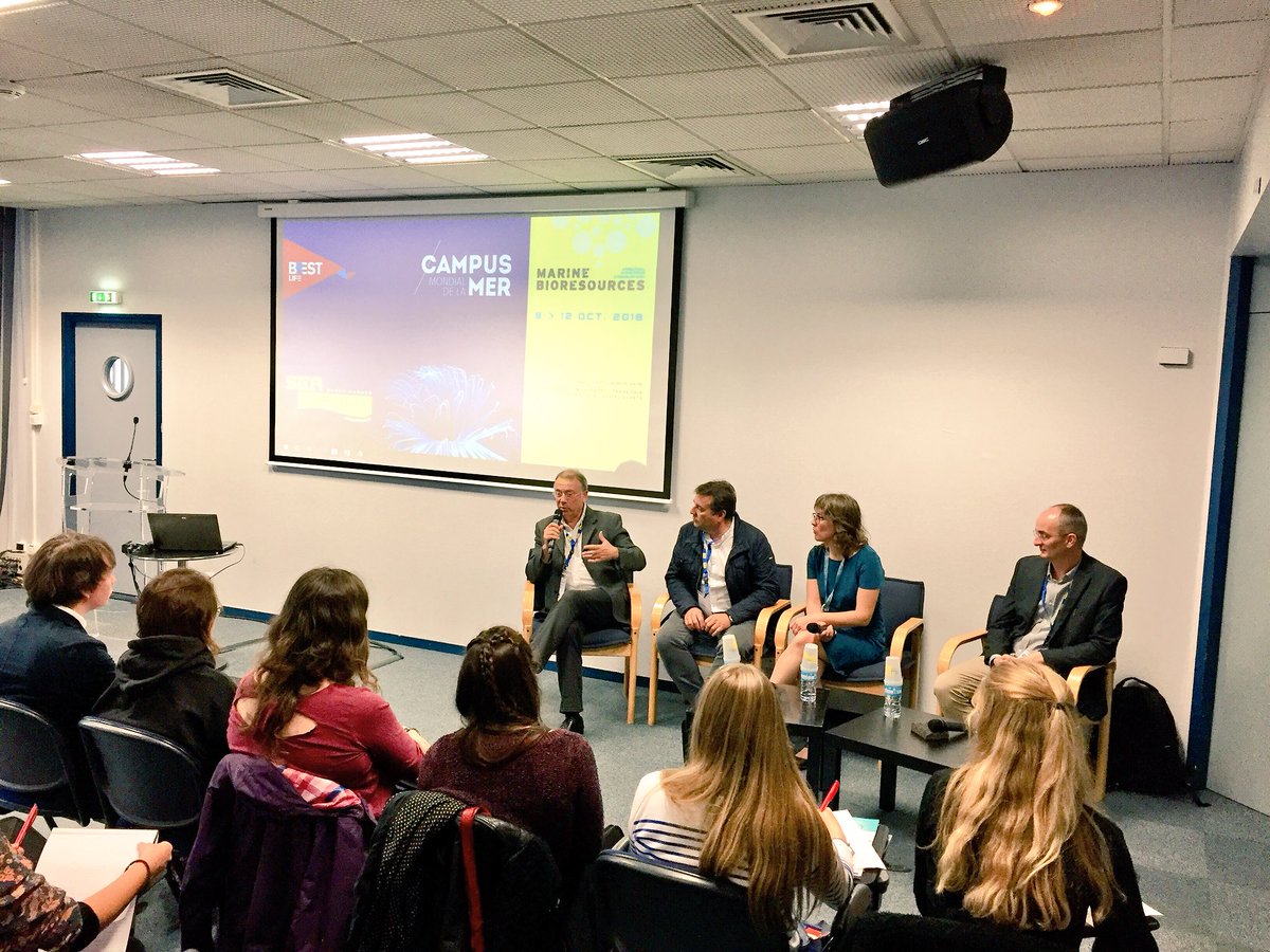 LerouxAnaelle's tweet photo. #seatech2018 
• #Formations et #Métiers dans le domaines des #Biotechnologies marines •

➡️ Présentations des #compétences attendues &amp; Politique de #recrutement 

Entreprises présentes: CEA,Greensea,Seanova Olmix,Ifremer https://t.co/ZquFFwQLQp