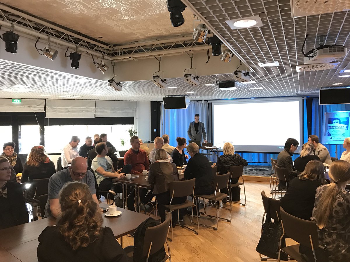 Löydä Kiertotalous! Business Finlandin ja Sitran Roadshow starttaamassa Kouvolassa. Sali täynnä yrityksiä ja kunta-alan toimijoita. #löydäkiertotalous <a href="/BusinessFinland/">Business Finland</a> <a href="/SitraFund/">Sitra</a>
