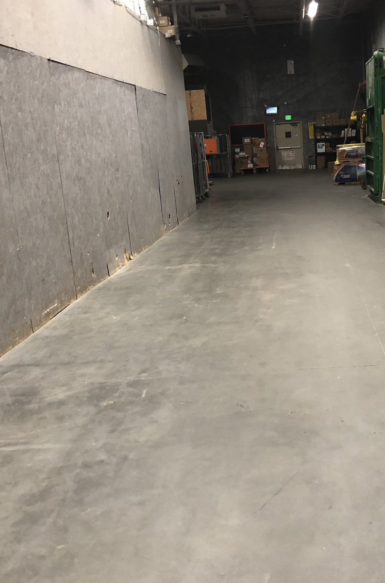 TCulbertson97's tweet photo. Way to go freight team! Bay directed pack down completed and the receiving area is clean and clear. This is becoming a reoccurring thing here at store 2909. https://t.co/6dcU9c8Dzq