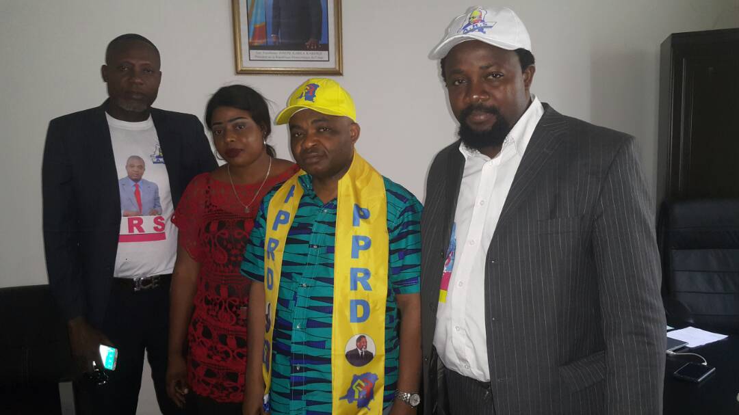 LShadary's tweet photo. La coordination ville de Kinshasa dans une concertation sérieuse avec le deuxième personnalité du 
#PPRD #Ferdinand kambere https://t.co/cozc8vS2mf
