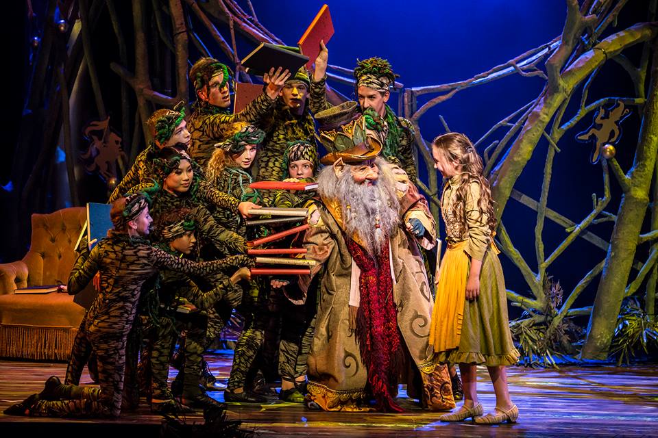 Laat je betoveren ✨ door de familiemusical 'De Sprookjessprokkelaar' van de Efteling 🎶 Op 13|10 te zien bij Markant Uden. Sprokkel je vriendjes en vriendinnetjes bij elkaar en duik samen de sprookjeswereld in 🕵 bit.ly/sprookjessprok…