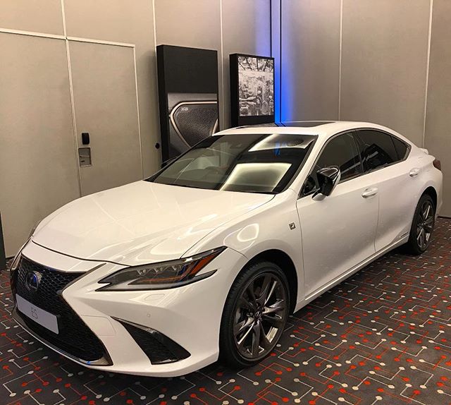 LexusTeesside's tweet photo. The all new Lexus ES FSPORT.... #carswithoutlimits #lights #passion #education #coffee #car #cars #lexus #newcar #nx #rx #rc #is #ct #teesside #middlesbrough #carspotting #instagram #instagramhub #instacar #luxury #lifestyle #brand #family #18plate #newreg #October #2018 #experie https://t.co/UhDdq9ChxZ