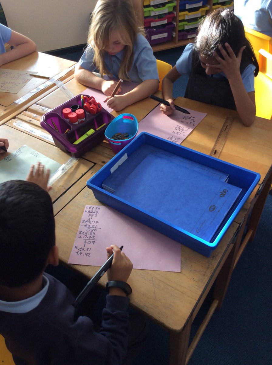 BoldmereSchools's tweet image. Wow! Year 3 are solving money problems this morning! #columnmethod