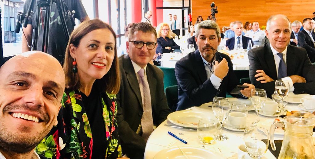 cristinatavio's tweet photo. Escuchando con @davilatoor @eldia con #SantiagoSesé @camaratenerife @albertobete y @alfonso_cabello en Salón Atlántico #Logística y #Transporte #SALT2018 intervinen @PabloRodriguezV @carlosislaTF #JorgeMarichal @Ashotel todo sobre #conectividad algo #estratégico en @canarias_es!. https://t.co/dFGGTFsbvp