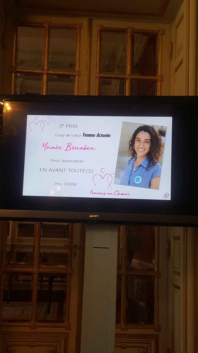 enavanttoutes's tweet photo. Un an après #MeToo nous remportons le 3ème prix, le prix coup de cœur ! 💖💖💖💖💖 #prixfemmesenchoeur @DrPierreRicaud https://t.co/j4c44ZqbWd