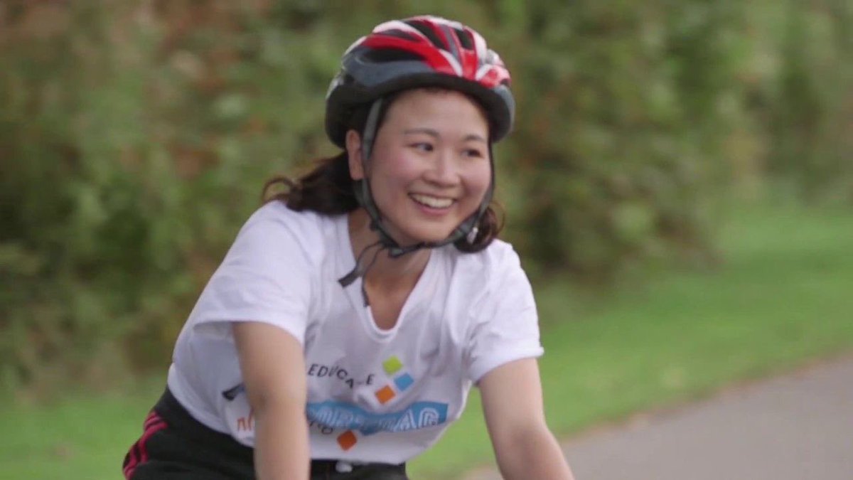 beatcyclingclub's tweet photo. Wat een toppers zijn het toch ook! @NahomNd en @Daniela18061552 lieten namens @NLSport_Part 300 statushouders kennis maken met wielrennen. Sporten is namelijk een perfect hulpmiddel om te integreren in de Nederlandse maatschappij! #RoadToBEAT 👉https://t.co/It4I9iBeR4 https://t.co/dLLDV3Y5hs