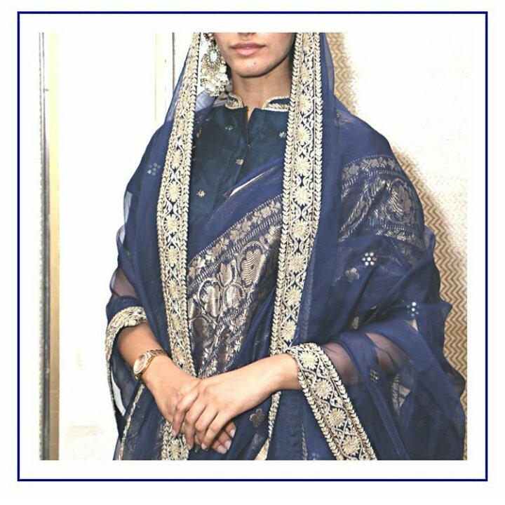 TimesFashionWk's tweet photo. This breath taking royal blue saree from the “Sheesh Mahal” collection by @RarstudioO will leave you stunned, at #BombayTimesFashionWeek2018 #BTFW #FestiveFlair #BridalAffair https://t.co/deoc9iskEN