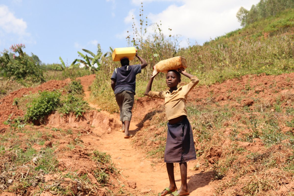 YoungWater_S's tweet photo. Girls suffer the most when there is water scarcity. Hours spent to collect #water affect their school attendance while unsafe sanitary practices put them at risk of diseases. Improving access to clean water protects the health, dignity &amp; education of the #GirlChild!#DayOfTheGirl https://t.co/oaxV5v9vWi