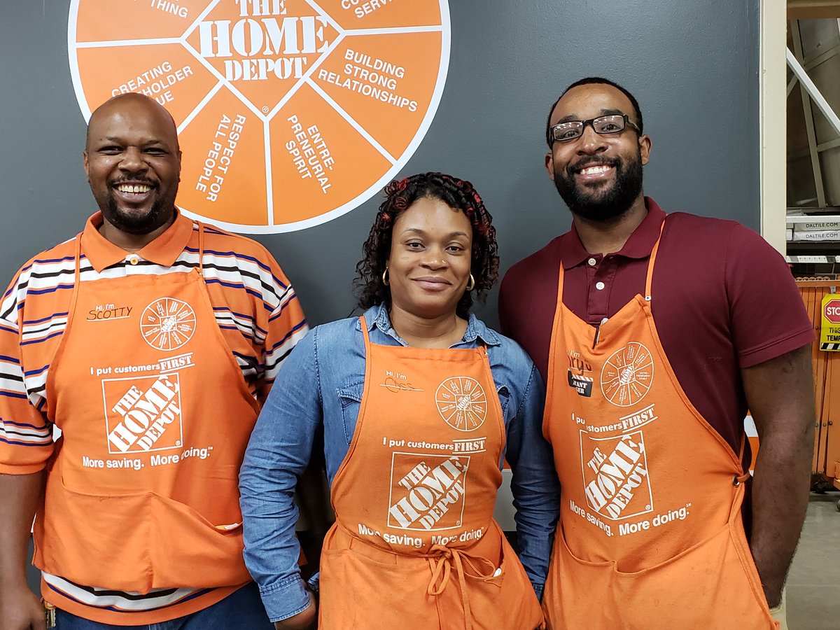 jennifer9674's tweet image. Shout outs to some of our freight team #allstars! Thank you to Reynolds, Cass, Yazmine and Kevin for having a whole store mentality and a great sense of urgency. #LateNightSamePage #TheNewDouglasville @NateC0143 @TerenceGreenHD @WilliamCNick