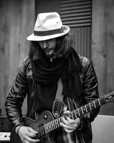 #worldmentalhealthday playing an instrument, for me, soothes the soul and takes your mind to another place entirely...it's got me through whatever this crazy life throws at you 🎸👊🔥