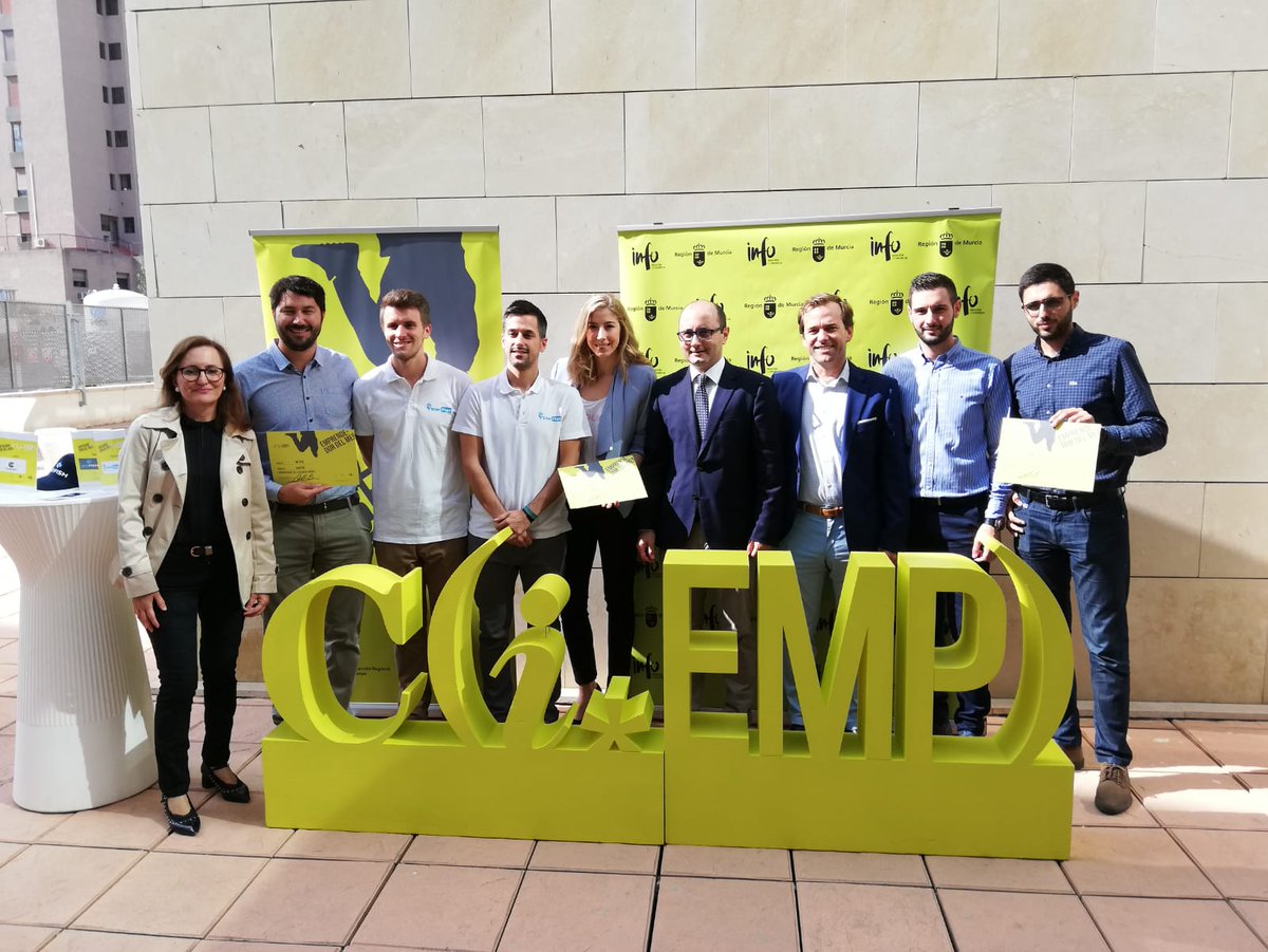 infoRMurcia's tweet photo. 🏆 Ya tenemos a los #ganadores del #PremioEmprendedor del mes: JUN @WeFish_Fishing de @Ipak_Software_D, #app para pescadores deportivos / JUL #Canembal, productores de #embalajesecológicos / AGO @sherplan, #app para viajeros 🎉 Entrega el premio el Dir. del #INFO @soyjoaquingomez https://t.co/3JJpcsWrn6