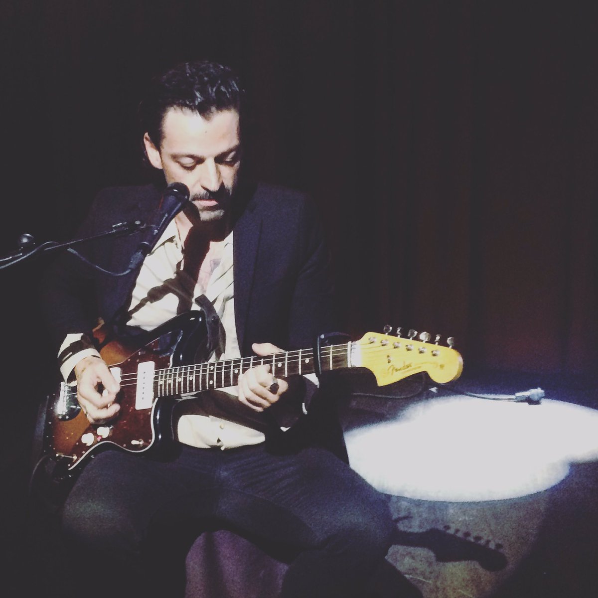 elcalibredeToe's tweet photo. @LAtheband es una de las bandas que más ha acompañado a este blog personal desde el 2009. Anoche una vez me emocioné con Luis A. cantando tan close to you. https://t.co/6Gw4CaI4Qi
