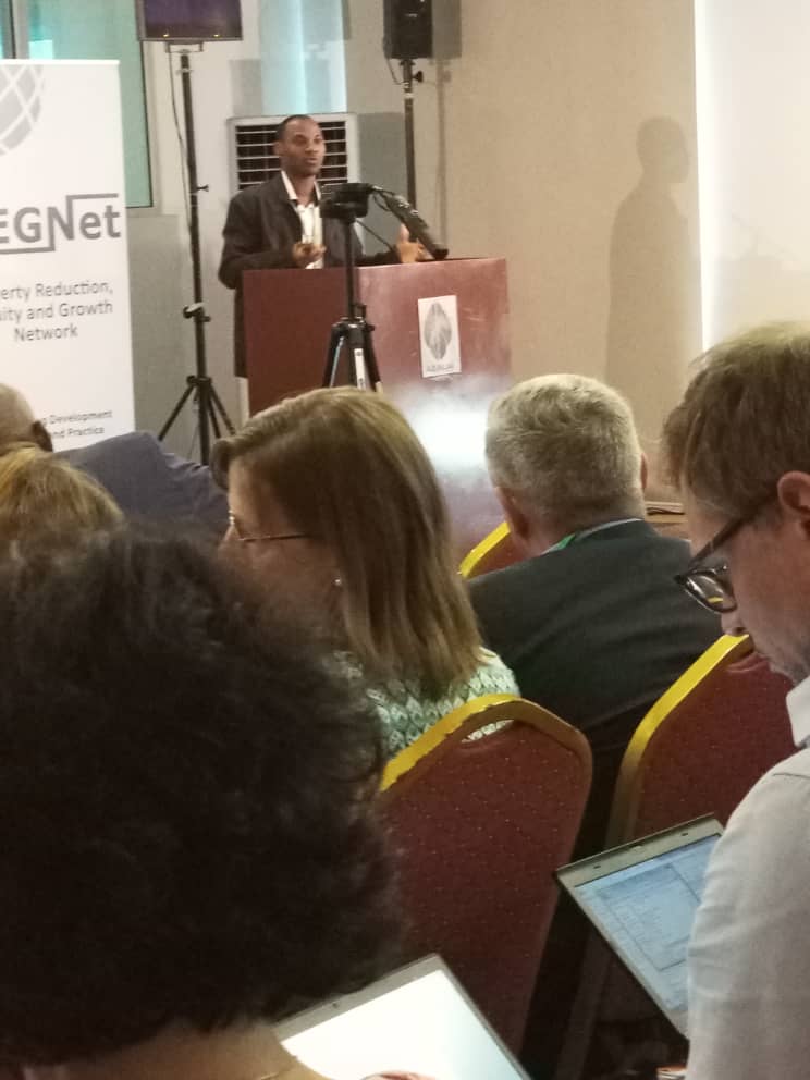 MEIFAG's tweet photo. Mobido Sidibe presentation with Q&amp;A session earlier

Great moment of knowledge sharing.👋👏👏👏👏

#PEGNet2018 
@ASE_cotonou 
@MEDAM_migration @kielinstitute https://t.co/MjMzDDIJDc