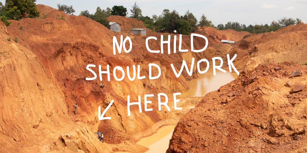 Fairphone's tweet photo. Choose Coral Red in the fight against child labor - contribute directly to on-the-ground action 🔽 https://t.co/FfvULS2PiM https://t.co/T1VHbRnLt7