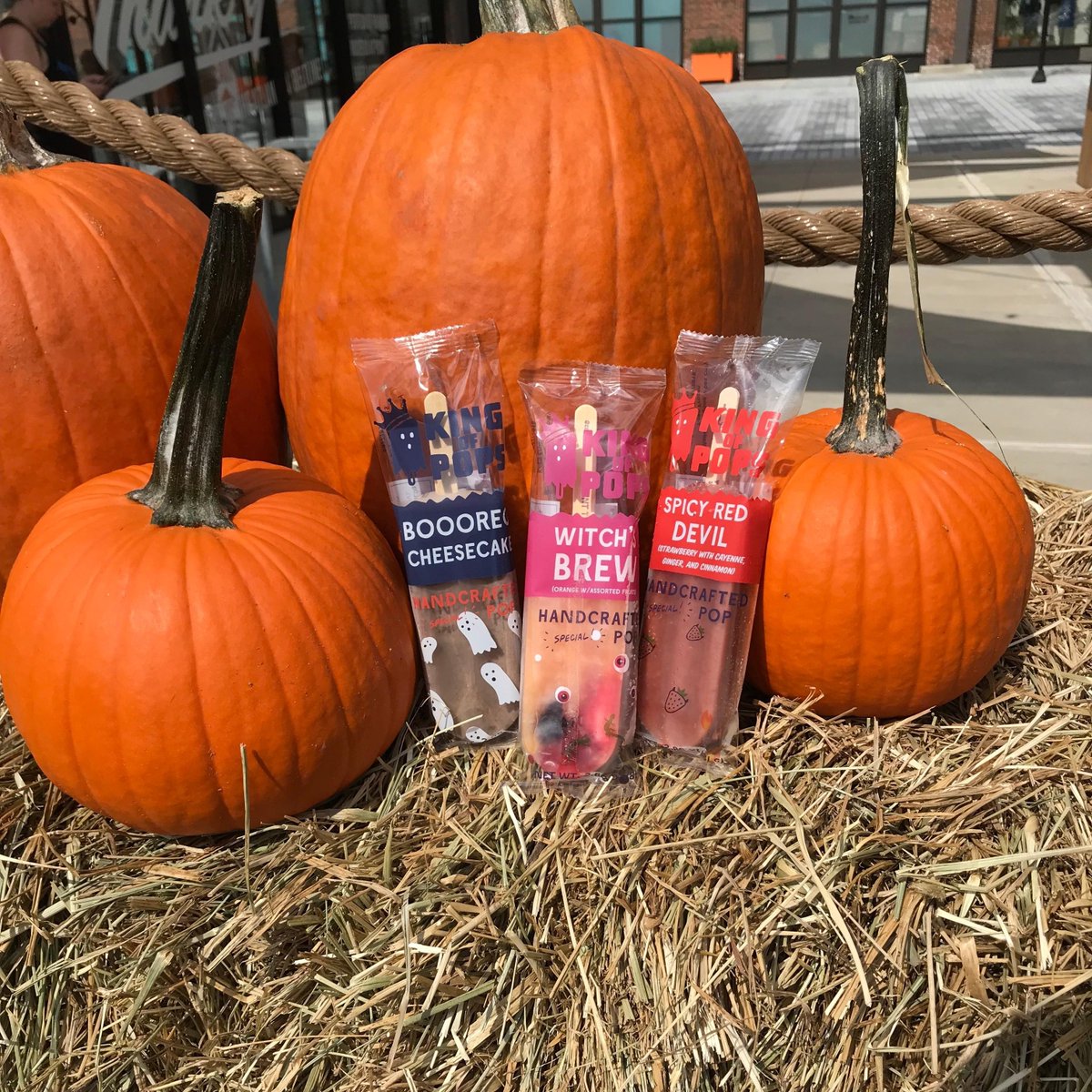 What a spooky trio. Which one do you want to try? #kingofpopsath

Get'em for your Halloween Party 👉 bit.ly/2yqi1Pg