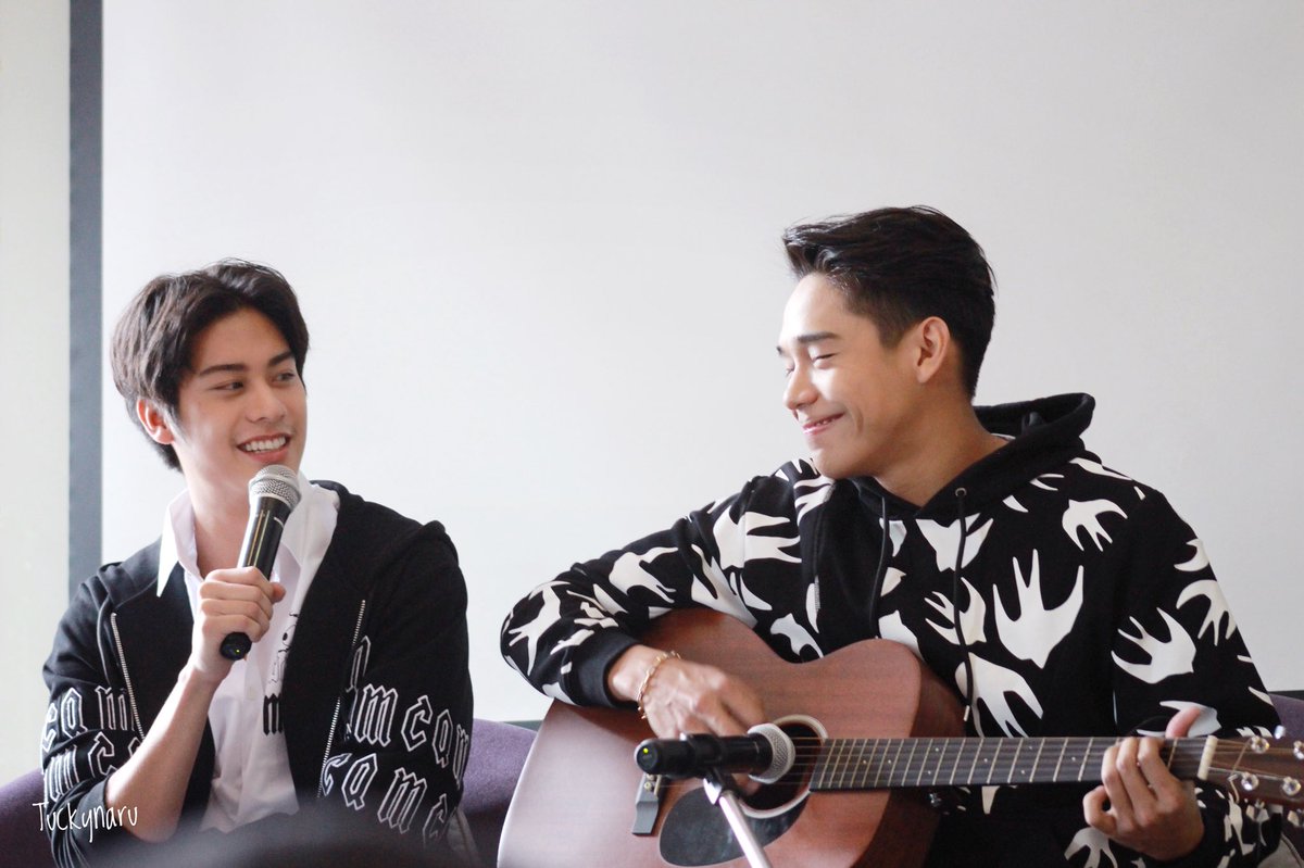 tuckynaru's tweet photo. งานจบแล้ว...แต่ความรักและความสุขไม่มีวันจบ... #คิดถึงวันนั้น 
#NgAgFriendForever 
#ทีมเงินออกัส https://t.co/PN53lXN9ff