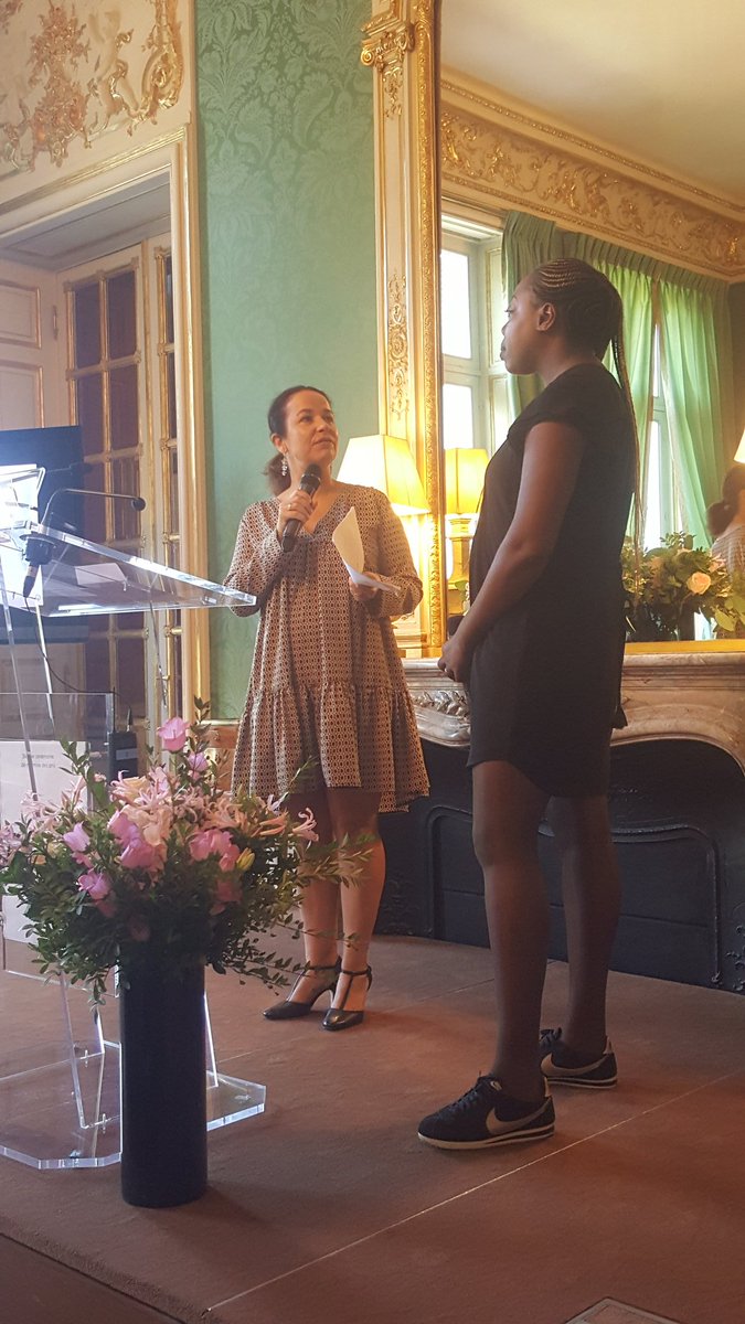 enavanttoutes's tweet photo. "Vous n'êtes pas seules", c'est le superbe message que porte @DiataResonantes ! Merci à elle pour toute son action et le changement essentiel qu'elle apporte à la société ! 💖 💖 💖 #prixfemmesenchoeur @DrPierreRicaud @femmeactuelle https://t.co/AXR5RwF78g