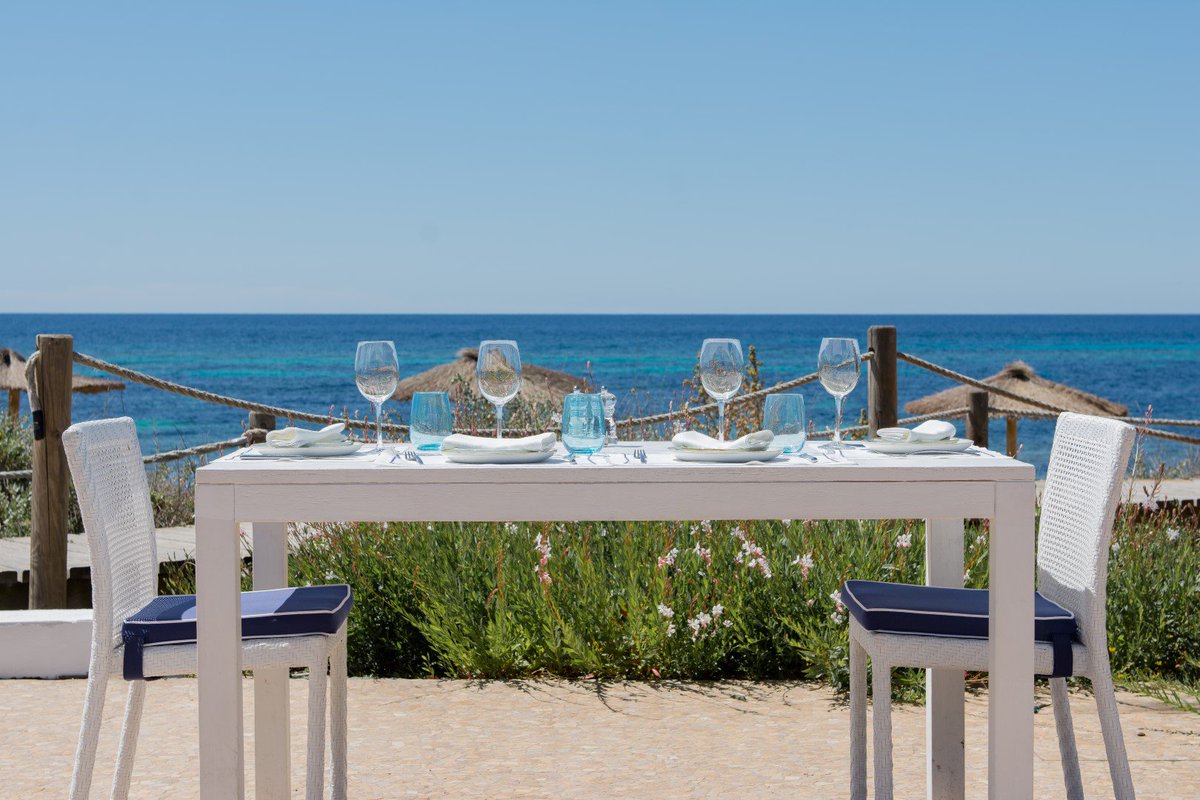 Geckobeachclub's tweet photo. Comidas y cenas mágicas a pie de playa de Migjorn en el Restaurante Gecko Beach Club. ¡Abrimos hasta el domingo 28 de octubre!
https://t.co/jwWuCluU78
#PhotoBy @cocinafuturo @elgranjero
#GeckoBeachClub #Formentera https://t.co/8eXzaAavME