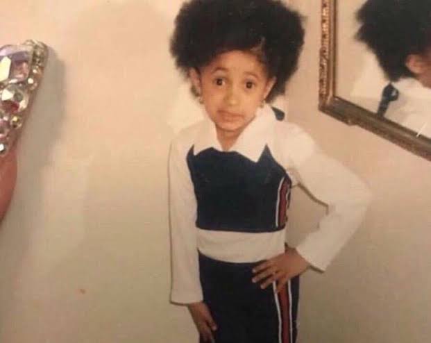 itxbo's tweet photo. Mum: Take this 50 Naira Go and buy 2 Maggi,
1 Egg
Me: Ok Ma, 
(On the way)
Two Maggi One egg
Two Maggi One egg
Two Maggi One egg

Aboki: What do you want to buy?
Me: Pepper.
#WhenIWasAChild https://t.co/ggXIKW6eTG
