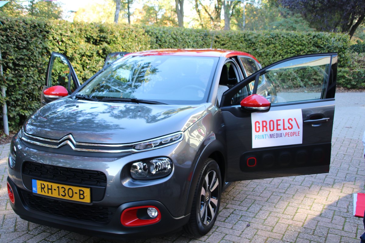 Wij zijn SUPER trots! Gisteren hebben we de auto, die we gewonnen hadden met <a href="/BadeendenRaces/">Badeendenrace Tilburg</a> afgeleverd bij @StichtingDeZevenhoek.
Grote dank aan <a href="/CitroenBertens/">GoedBeterBertens.nl</a>, De bewoners zullen één jaar lang, gratis, in stijl vervoerd worden, in een gloednieuwe Citroën C3 Shine.
#happy