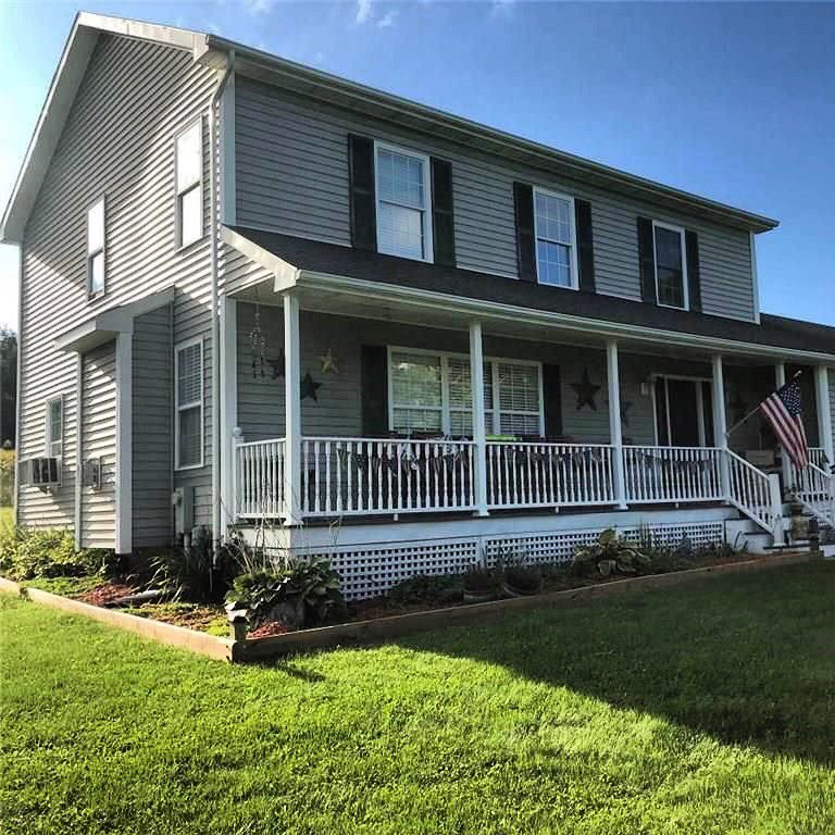 New hardwoods? Yes please! With 3 bedrooms, 2 full baths and 2 half baths, this home is ready for your family. Check out 4454 Federal Road, Livonia, NY 14487:  cassararealty.com/property/R1153… #rocrealestate #rochesterny #livoniany #newhardwoods #realestatelife #sellinghomes #makeyourmove