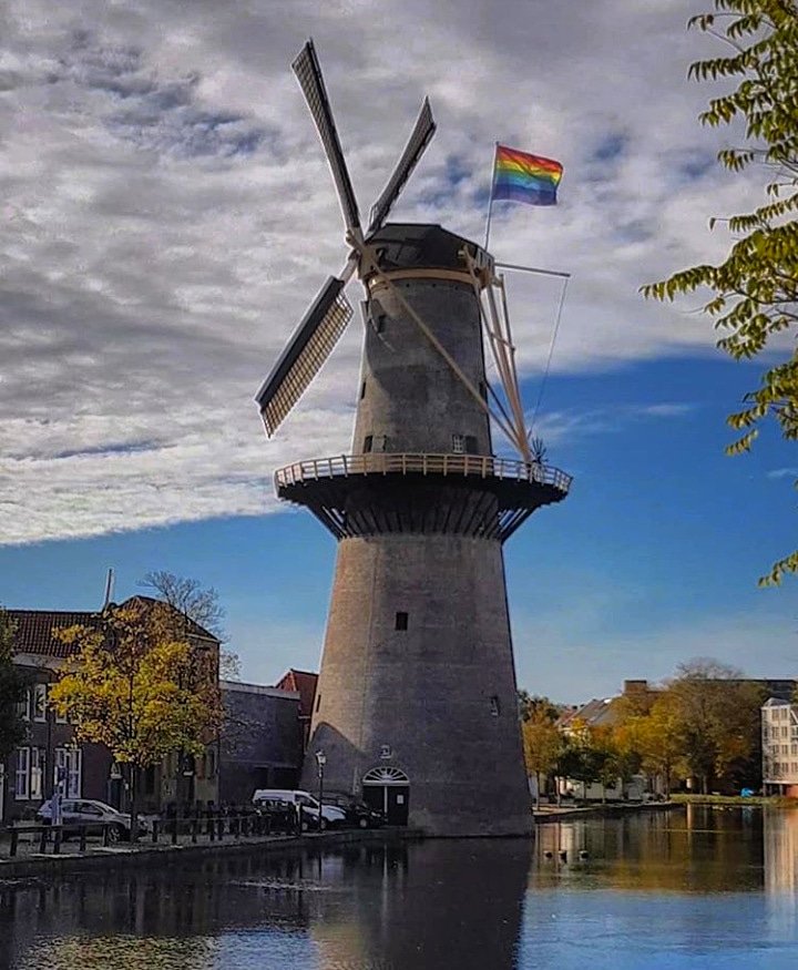 Molen De Vrijheid! #vrijheid #comingoutday #schiedam 🌈🌈🌈 📷 <a href="/TheodeRooij85/">Theo de Rooij</a>