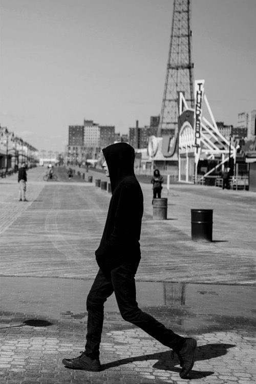 MovieGrafMG's tweet photo. “İnsanlar, nefretin ne demek olduğunu bildiklerini sanarak etrafta dolaşıyor. Hayır, kimse bilemez, ta ki kendinden nefret edene kadar.”

(Mr. Robot) https://t.co/HkyhHpdnJs