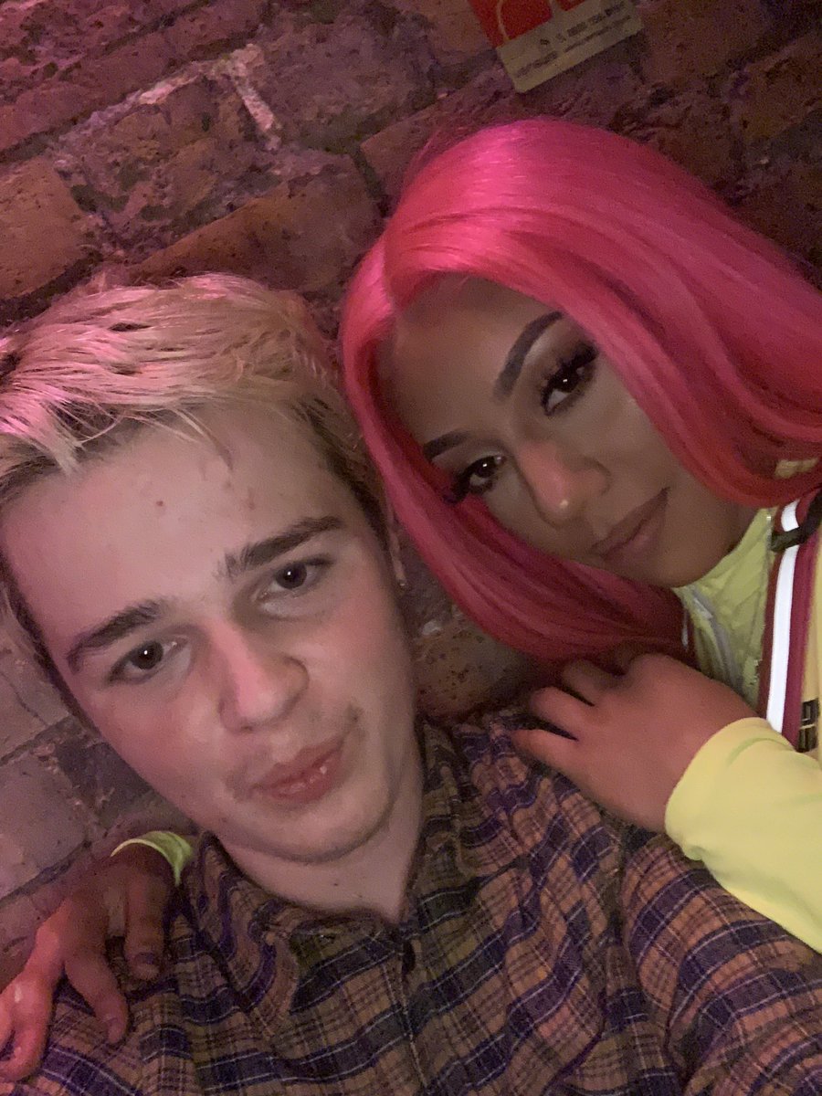 Liambradleypike's tweet photo. @MOMusic Loved meeting you queens yesterday I love you girlies so much can’t wait for the next one and to meet you queens again soon and for all the new music to come ❤️❤️❤️❤️❤️❤️❤️❤️❤️❤️❤️❤️❤️❤️❤️❤️❤️ https://t.co/QfyEbvBltP