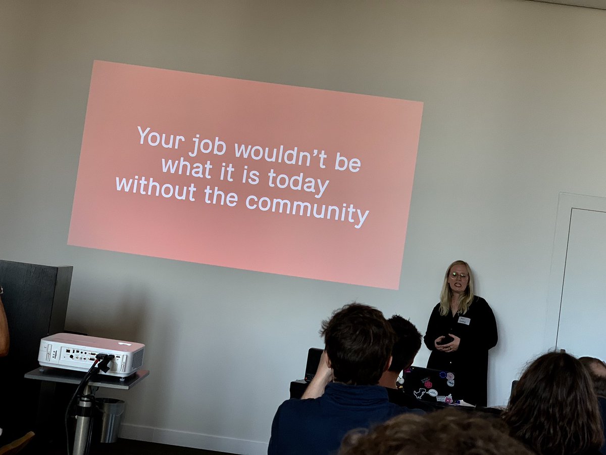 hblank's tweet image. The importance of community and what it means for your job. Inspiring and important thoughts from @kotzendekrabbe at #s2techsession 🎤🙌🏽