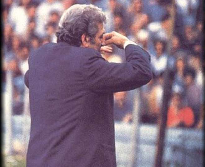 Maisonna's tweet photo. Esta historica foto cumplio 36 años. Boca 2-Talleres de Cordoba 1, 10 de Octubre de 1982 @MuseoRiver #LabrunaEsRiver https://t.co/vuaZR5lE1m