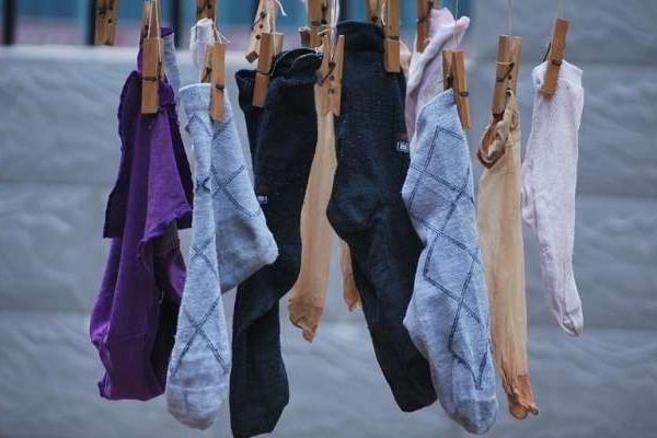 EFFICYCLE_fr's tweet photo. Sock en Stock, l’idée géniale pour donner une seconde vie aux chaussettes célibataires https://t.co/lL47gkVlVL | @sockenstock @NeozOne | #Solidarité #Chaussettes #Réemploi #ESS #Association #ZeroWaste #ZéroDéchet #DD | https://t.co/C36U9YpRnS