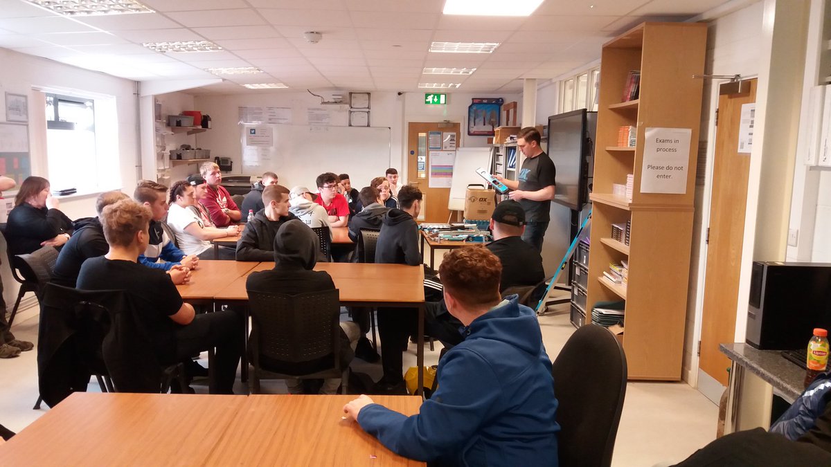 nncconstruction's tweet image. Many thanks to Donny Patmore for a very interesting demonstration of @OXtoolsUK to our @nncconstruction @NNC_Worksop Construction learners. Donny is also going to see our learners @RotherhamColl this afternoon and @DVCollege tomorrow. #LearningAtItsBest part of Construction Week