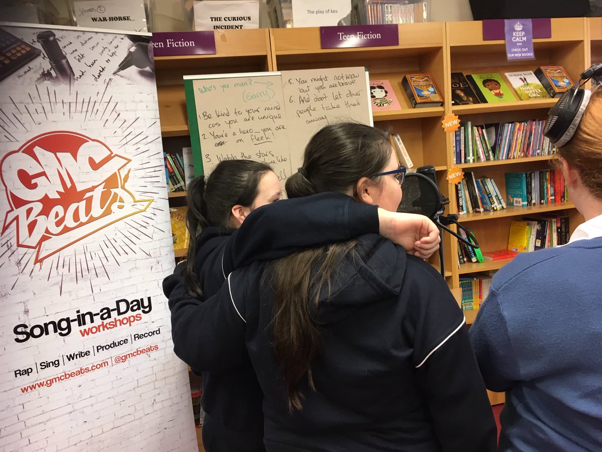 ellenfieldlib's tweet image. The always amazing @GMCBeats helping our 1st years create a #wellbeing rap, supported by 4 fab TY veterans of #WRaPParound @jcsplibraries @cdetbcdu @CDETBChiefPsych