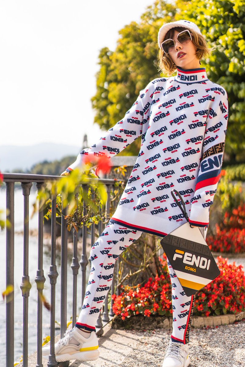 子供っぽい モスク ようこそ Fendi 仲 里依紗 Wiskersguidingservice Com