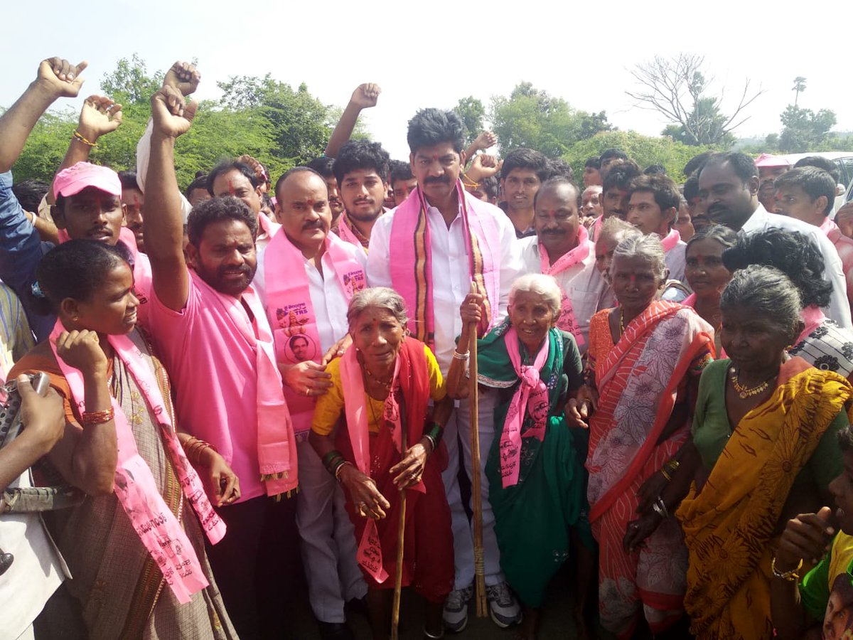 NaikMla's tweet photo. As a Part of "Palle Baata" Program, toured villages of Mahbubabad Rural Mandal. Congress ward member in Dudiya Thanda along with followers joined in TRS after being attracted by Various Welfare &amp; Development Schemes launched by TRS Govt. https://t.co/3Tq0wEYphn